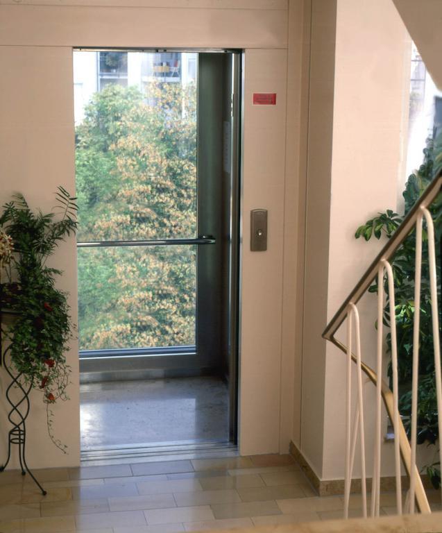 אופנבאך Hotel Graf מראה חיצוני תמונה