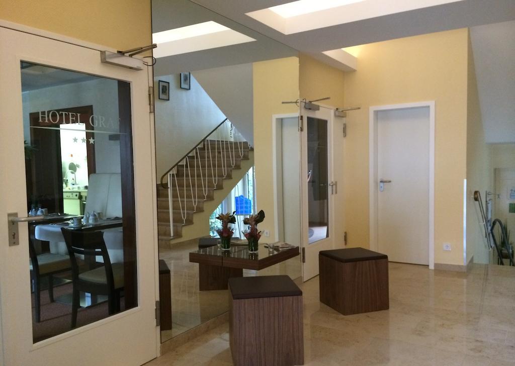 אופנבאך Hotel Graf מראה חיצוני תמונה