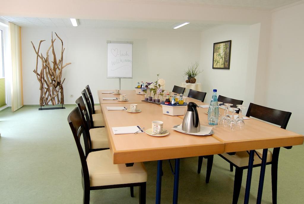 אופנבאך Hotel Graf מראה חיצוני תמונה