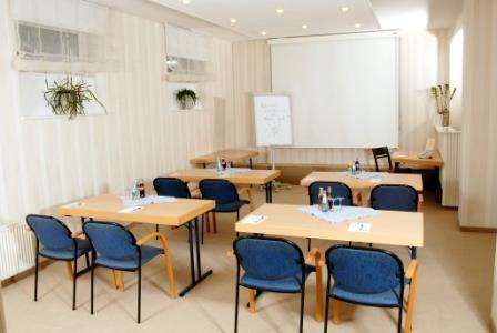 אופנבאך Hotel Graf מראה חיצוני תמונה